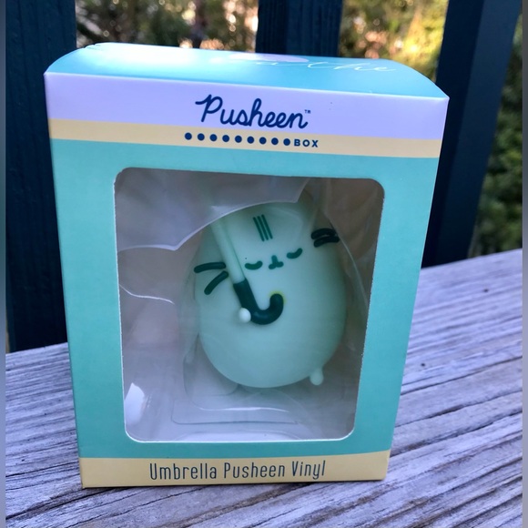 2021 PUSHEEN Cat Umbrella Vinyl Collectible Figure Rainy Day Subscription Box - Picture 4 of 8